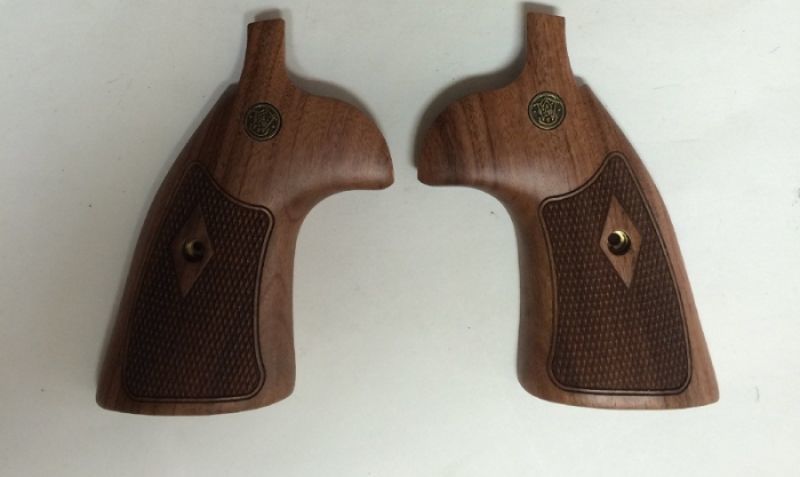 Smith Wesson K/L Frame Rosewood Grips Chk FG OS Round-Butt ONLY w/S&W MEDALLIONS 