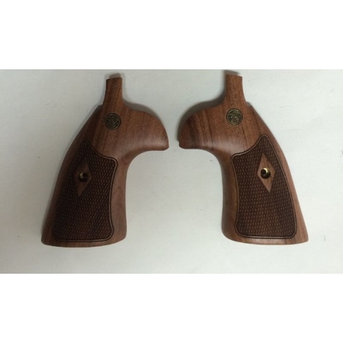 Smith & Wesson K/L Frame For Round Butt Revolver - Rosewood Checkered Grips